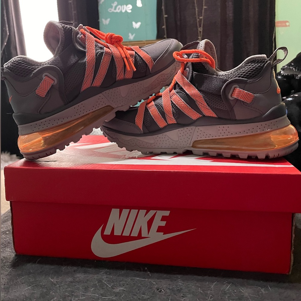 Brand new Nike sneaks